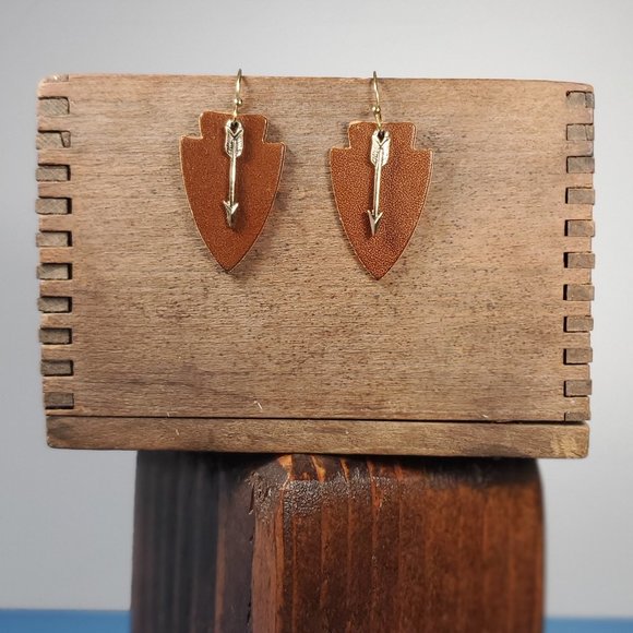 Leather Arrowhead Drop and Dangle Earrings with Golden Arrow. Handmade. - Picture 5 of 9